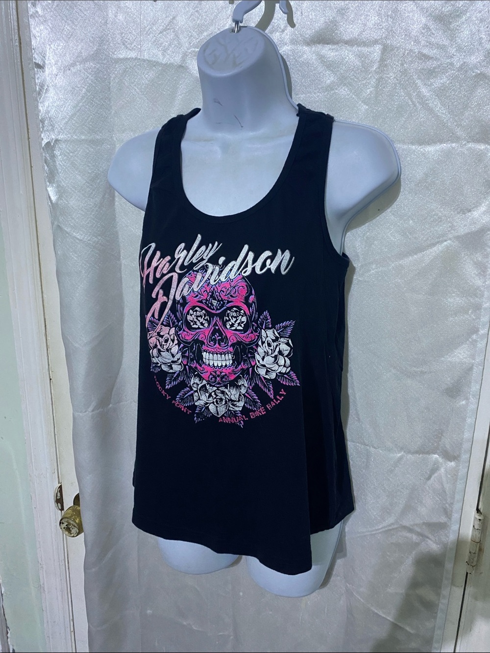 Harley-Davidson Black Tank Top with Pink Skull Graphic